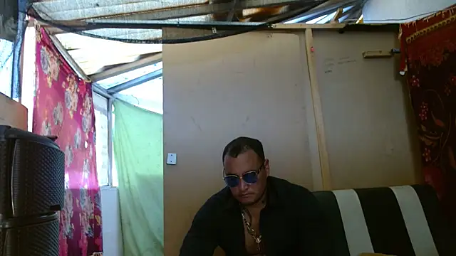 Snapshot of hardrock982 chatting on 02.21.25 hardrock982 online show from 02.21.25