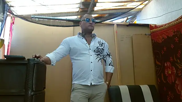 Snapshot of hardrock982 chatting on 03.01.25 hardrock982 online show from 03.01.25