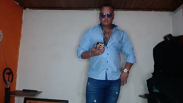 Snapshot of hardrock982 chatting on 03.04.25 hardrock982 online show from 03.04.25