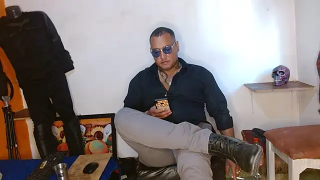 Snapshot of hardrock982 chatting on 03.08.25 hardrock982 online show from 03.08.25