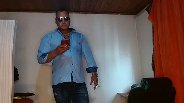 Snapshot of hardrock982 chatting on 03.18.25 hardrock982 online show from 03.18.25