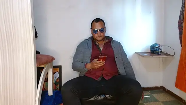 Snapshot of hardrock982 chatting on 03.20.25 hardrock982 online show from 03.20.25