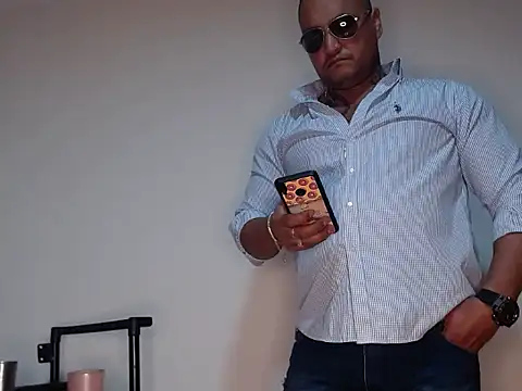 Snapshot of hardrock982 chatting on 10.06.25 hardrock982 online show from 10.06.25