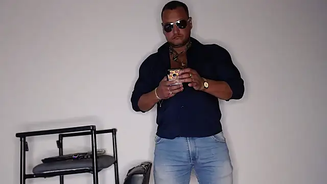 Snapshot of hardrock982 chatting on 10.09.25 hardrock982 online show from 10.09.25