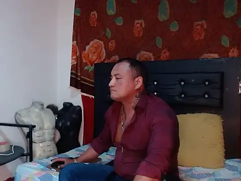 Snapshot of hardrock982 chatting on 11.21.25 hardrock982 online show from 11.21.25