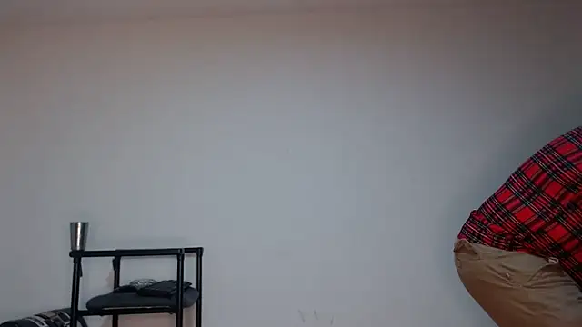 Snapshot of hardrock982 chatting on 12.02.25 hardrock982 online show from 12.02.25