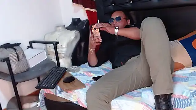 Snapshot of hardrock982 chatting on 12.05.25 hardrock982 online show from 12.05.25