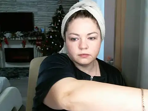 Snapshot of cute__cherry chatting on 02.25.25 cute  cherry online show from 02.25.25