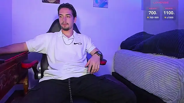 Snapshot of Alex_smith00 chatting on 01.19.25 Alex smith00 online show from 01.19.25