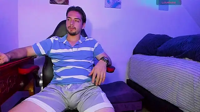 Snapshot of Alex_smith00 chatting on 01.23.25 Alex smith00 online show from 01.23.25