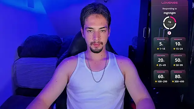 Snapshot of Alex_smith00 chatting on 02.01.25 Alex smith00 online show from 02.01.25