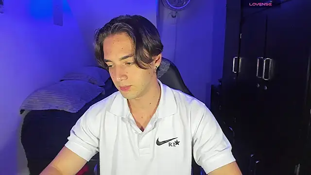 Snapshot of Alex_smith00 chatting on 09.14.25 Alex smith00 online show from 09.14.25