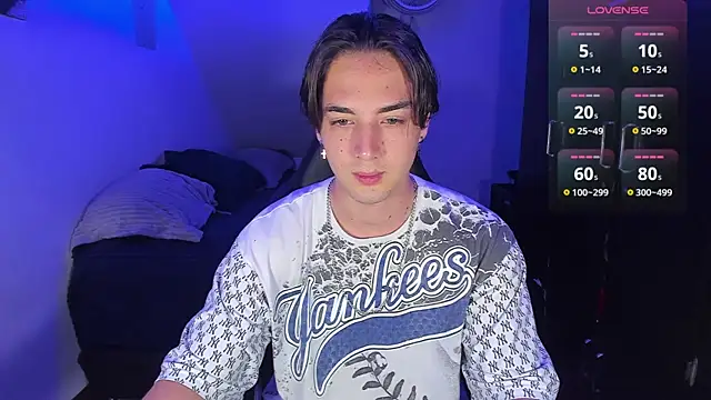 Snapshot of Alex_smith00 chatting on 09.20.25 Alex smith00 online show from 09.20.25