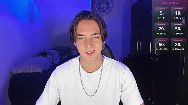 Snapshot of Alex_smith00 chatting on 09.24.25 Alex smith00 online show from 09.24.25