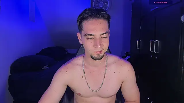 Snapshot of Alex_smith00 chatting on 10.15.25 Alex smith00 online show from 10.15.25