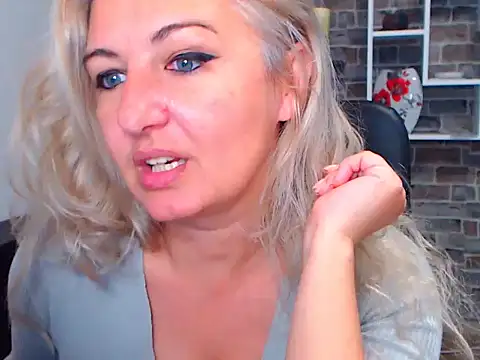 angel devil milf online show from 01.31.25