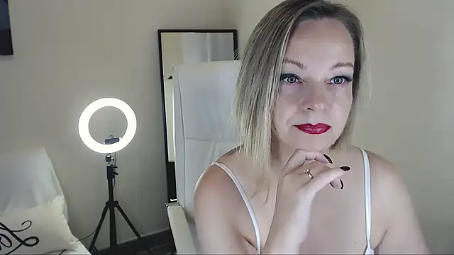 Tilly Eliot online show from 01.30.25