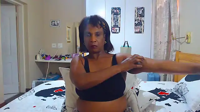 Snapshot of Hotgrannyx chatting on 02.27.25 Hotgrannyx online show from 02.27.25