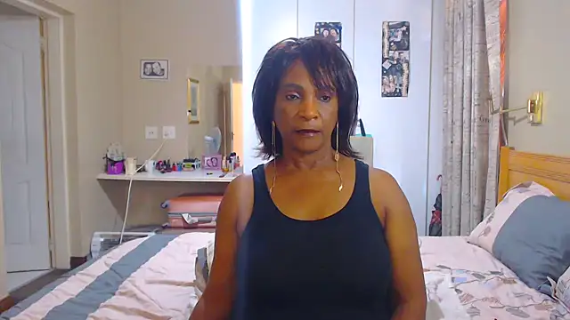 Snapshot of Hotgrannyx chatting on 03.23.25 Hotgrannyx online show from 03.23.25