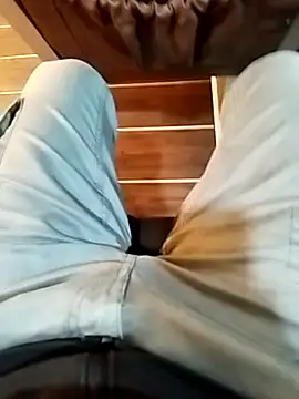 Snapshot of kostas19cm chatting on 10.20.25 kostas19cm online show from 10.20.25