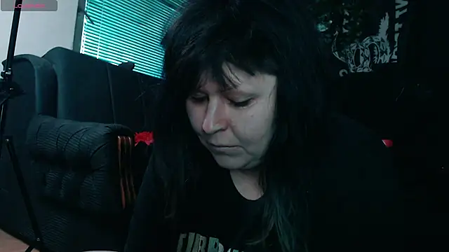 Psychobitch7 online show from 06.17.26