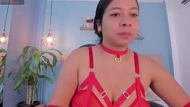 Snapshot of MaraOwen_ chatting on 11.07.25 MaraOwen online show from 11.07.25