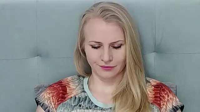 Snapshot of K__Adrienne chatting on 03.02.25 K Adrienne online show from 03.02.25