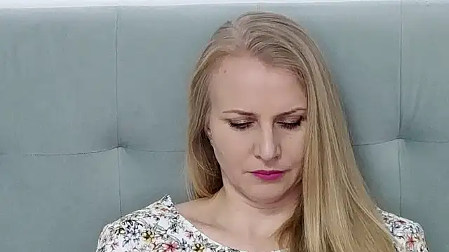 Snapshot of K__Adrienne chatting on 03.02.25 K Adrienne online show from 03.02.25