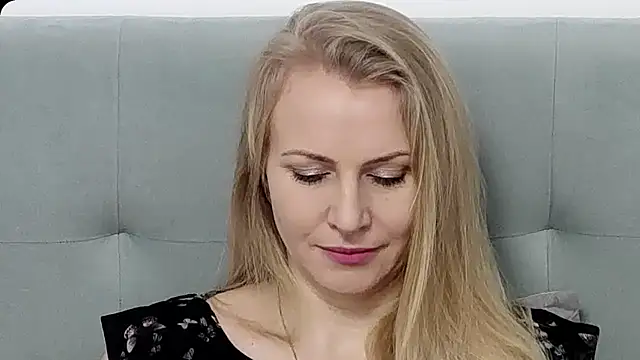 Snapshot of K__Adrienne chatting on 02.09.26 K Adrienne online show from 02.09.26