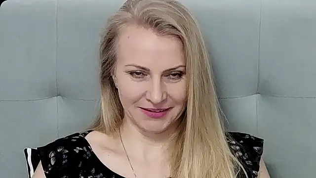 Snapshot of K__Adrienne chatting on 02.13.26 K Adrienne online show from 02.13.26