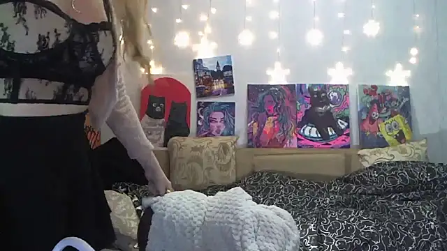 SecretSophia online show from 01.04.25