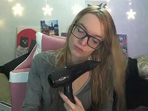 SecretSophia online show from 11.18.25