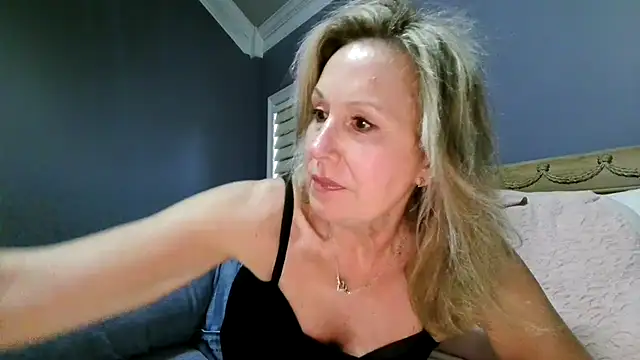 Lisaisluscious online show from 04.29.26