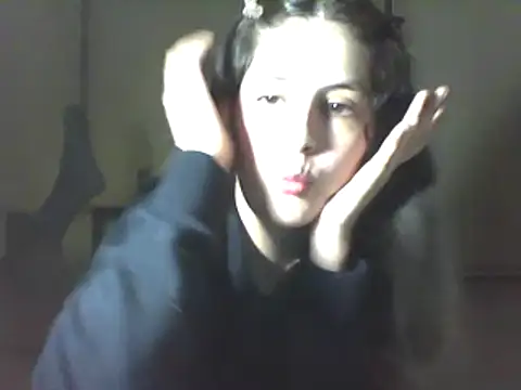 Snapshot of Insomniacl chatting on 03.21.25 Insomniacl online show from 03.21.25