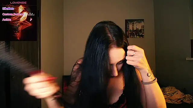 Snapshot of AliceTurnOn chatting on 11.02.25 AliceTurnOn online show from 11.02.25