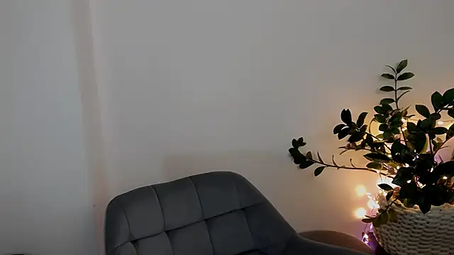 Snapshot of Xentthia chatting on 11.03.25 Xentthia online show from 11.03.25