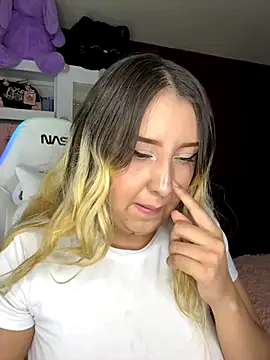 NibiruNairobi69 online show from 10.19.25