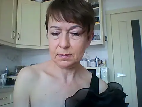 Snapshot of SwettyViktory chatting on 03.22.25 SwettyViktory online show from 03.22.25