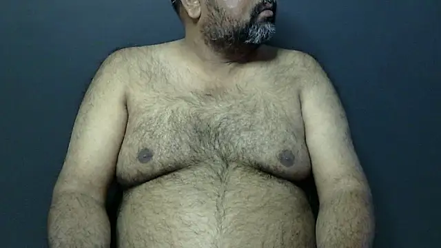 Snapshot of hairysubcub_70 chatting on 02.04.25 hairysubcub 70 online show from 02.04.25