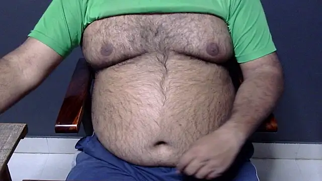 Snapshot of hairysubcub_70 chatting on 02.05.25 hairysubcub 70 online show from 02.05.25