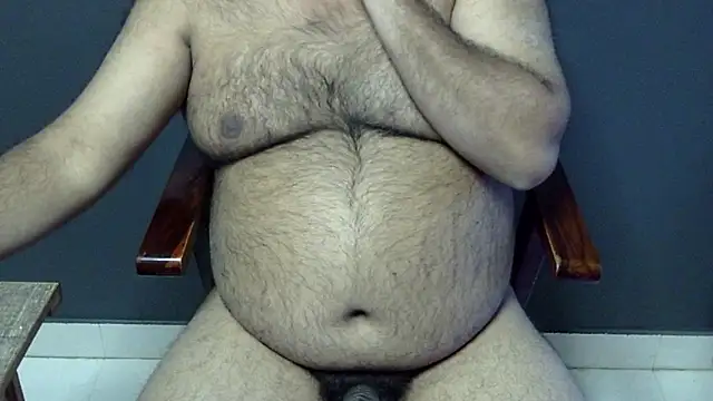 Snapshot of hairysubcub_70 chatting on 02.07.25 hairysubcub 70 online show from 02.07.25