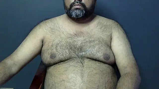 Snapshot of hairysubcub_70 chatting on 02.08.25 hairysubcub 70 online show from 02.08.25