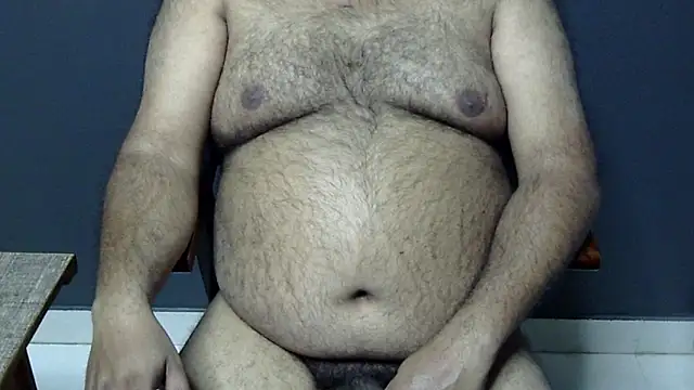 Snapshot of hairysubcub_70 chatting on 02.08.25 hairysubcub 70 online show from 02.08.25