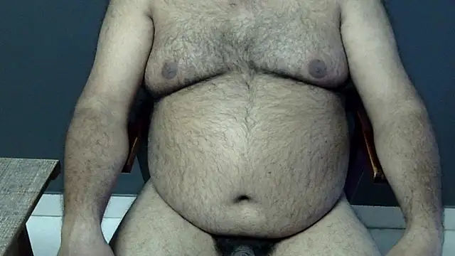 Snapshot of hairysubcub_70 chatting on 02.11.25 hairysubcub 70 online show from 02.11.25