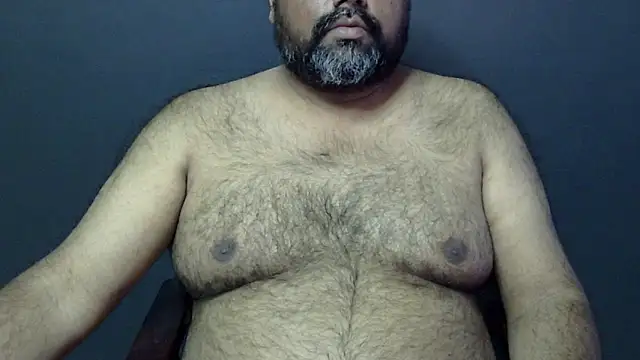 Snapshot of hairysubcub_70 chatting on 02.14.25 hairysubcub 70 online show from 02.14.25