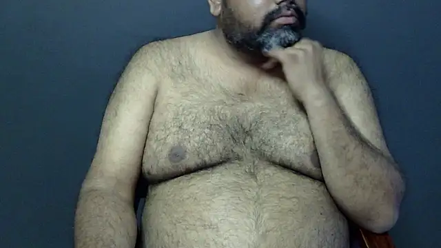 Snapshot of hairysubcub_70 chatting on 02.16.25 hairysubcub 70 online show from 02.16.25
