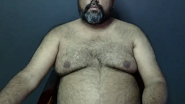 Snapshot of hairysubcub_70 chatting on 02.20.25 hairysubcub 70 online show from 02.20.25