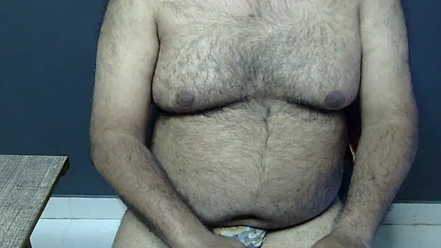 Snapshot of hairysubcub_70 chatting on 02.21.25 hairysubcub 70 online show from 02.21.25