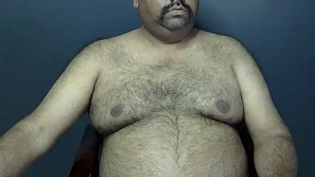 Snapshot of hairysubcub_70 chatting on 02.22.25 hairysubcub 70 online show from 02.22.25
