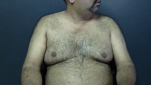 Snapshot of hairysubcub_70 chatting on 02.23.25 hairysubcub 70 online show from 02.23.25